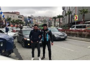 İstanbul’da asker konvoyunda “drift” yapan maganda yakalandı