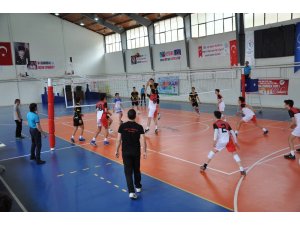 Yıldız erkekler voleybol grup müsabakaları sona erdi
