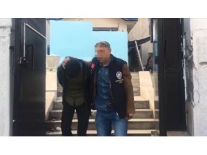 Silahlı soygun girişimini market çalışanları engelledi