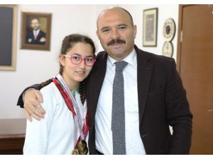 Aydınlı Elfin’den büyük başarı