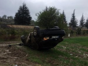 Otomobil şarampole uçtu: 1 yaralı