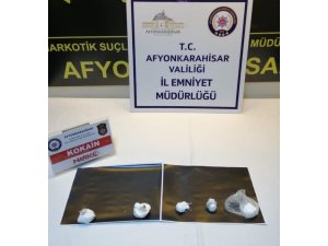 Şüpheli araçtan taş kokain maddesi çıktı