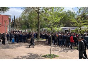 Sultanbeyli’de mekanın önceki kiracıları tarafından vurularak öldürülen şahıs son yolculuğuna uğurlandı