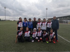 Kız öğrencilerden futbolda büyük başarı