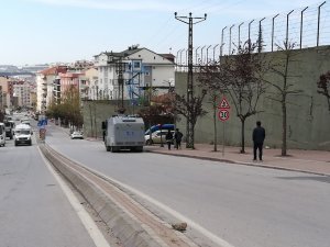Cezaevi önünde toplanan göstericilere polis müdahalesi: 16 gözaltı