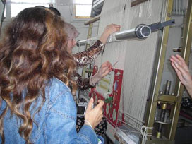 Karapınar'da Tema'nın halıcılık kursu devam ediyor