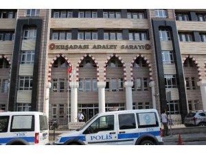 Kuşadası’nda çeşitli suçlardan aranan 3 kişi yakalandı