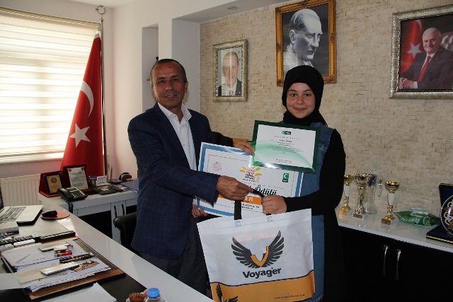 Başkan Koçer başarılı öğrencileri ödüllendirdi