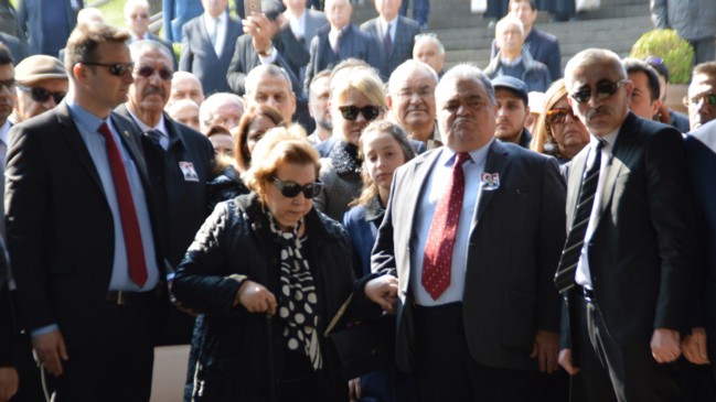 Vefatının 26. yılı... Turgut Özal kabri başında anıldı!