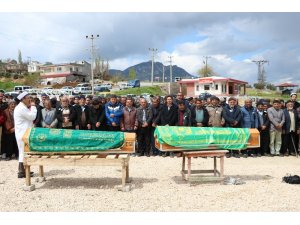 Kuyuya düşen çocuklar yan yana toprağa verildi