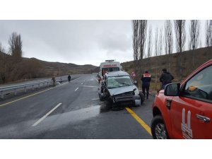 Oltu’da Trafik kazası: 3 yaralı