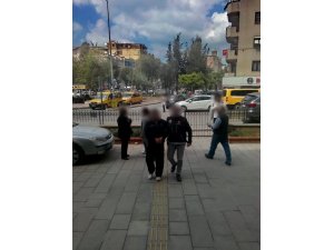 Kuşadası polisi aranan 3 kişiyi daha yakaladı