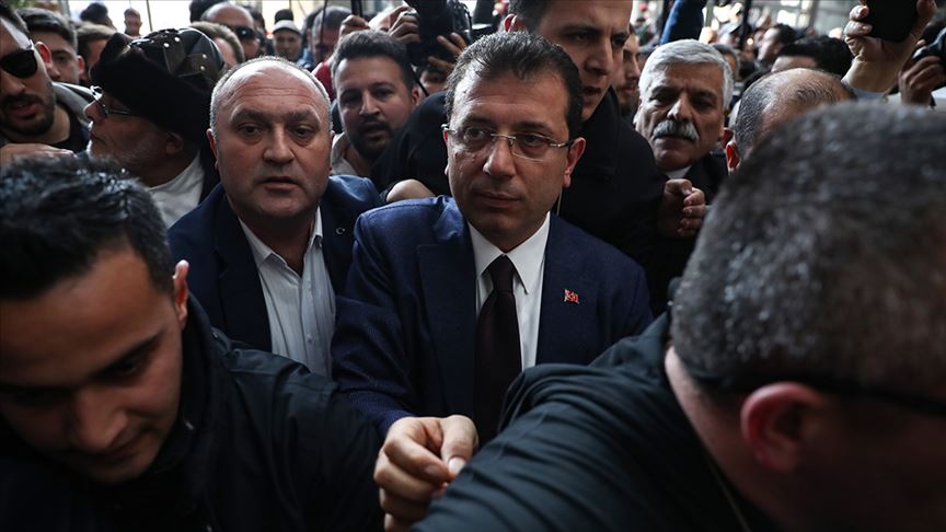 Ekrem İmamoğlu mazbatasını aldı