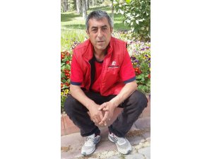 Çatıya kaçan kuşunu yakalamak isterken düşerek öldü