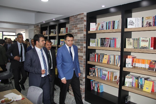 Ahırlı'da Millet Kıraathanesi açıldı