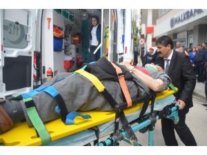 Geri manevra yaparken yaşlı adama çarptı