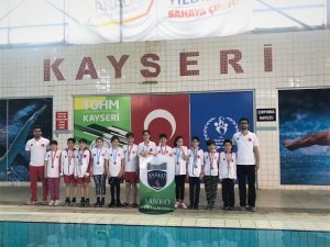SANKO Okulları yüzücülerinin bayrak yarışı başarısı