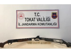 Tokat’ta ruhsatsız silah ele geçirildi