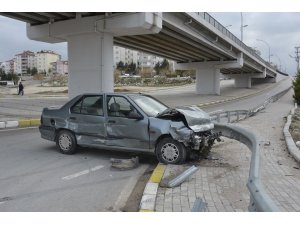 Karaman’da otomobiller çarpıştı: 2 yaralı