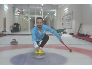 Milli sporcular körling salonunda çalışmalar yaptı