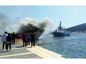 Tekne yangını kısmen kontrol altında