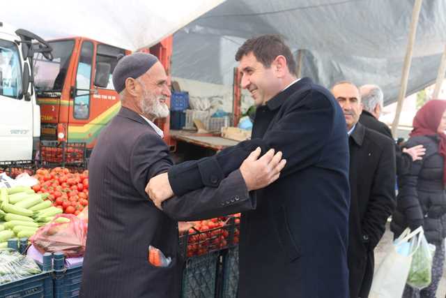 Başkan Çiğdem pazar esnafını ziyaret etti