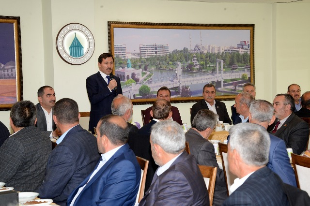 Kılca muhtarlarla bir araya geldi