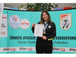 Manisa Büyükşehir’in atıcısından Mersin’de Türkiye rekoru