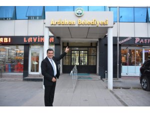 CHP’li başkanın ilk icraatı T.C. ibaresi oldu