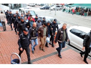 Kocaeli’de FETÖ’den gözaltına alınan 8 kişi adliyeye sevk edildi