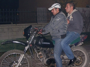 Kros motorlu kapkaççılar yakalandı