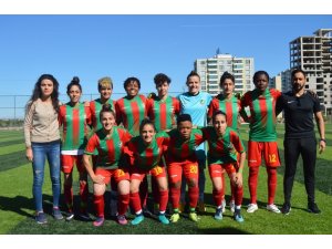 Amed Sportif’in kadın futbolcular rahatladı