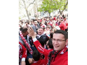 Akşehirsporlu taraftarlar çıkarma hazırlığında