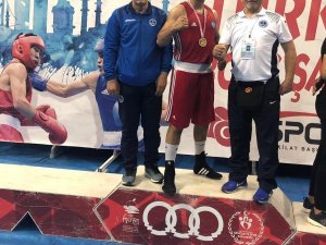 Kağıtsporlu Samet Türkiye Şampiyonu
