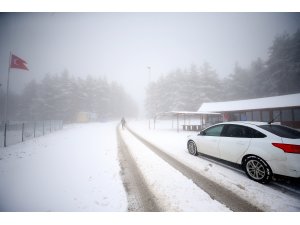 Düzce ve Sakarya'da yüksek kesimler beyaza büründü