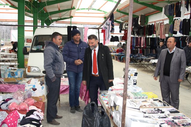 Başkan Ayten pazarcı esnafıyla buluştu
