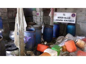 Tarsus’ta 2 bin 650 litre kaçak içki ele geçirildi