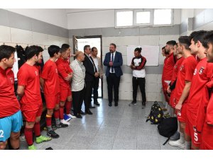 Başkan Gümrükçü’den futbolculara moral