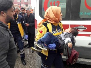 Otomobilin çarptığı 4 yaşındaki çocuk yaralandı
