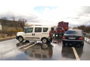 Kırşehir'de zincirleme trafik kazası: 4 yaralı