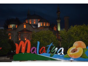 Berat Kandili coşkuyla idrak edildi