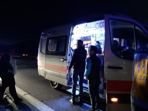 GÜNCELLEME - Taraftar minibüsü tırla çarpıştı: 10 yaralı