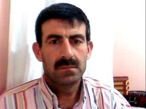 Üzerine yem çuvalı devrilen işçi hayatını kaybetti