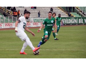 Spor Toto 1. Lig: Giresunspor: 0 - Abalı Denizlispor: 2 (İlk yarı sonucu)