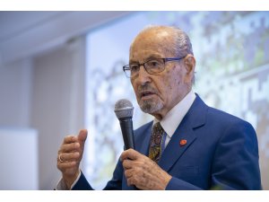 Asırlık çınardan "doğayı koruyun" çağrısı