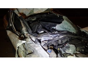 Seyir halindeki kamyona arkadan çarptı