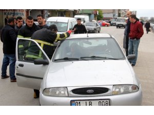 Kazada araçta sıkışan hamile kadın bebeği için ağladı
