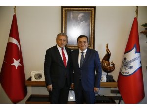 CHP Genel Başkan Yardımcısı Yıldırım Kaya Konak’ta