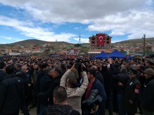 Saldırıya uğrayan Kemal Kılıçdaroğlu güvenlik güçlerince bir eve alındı