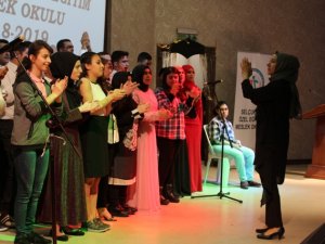 Özel öğrencilerin mezuniyet coşkusu